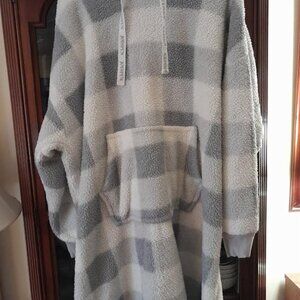Hoodie blanket